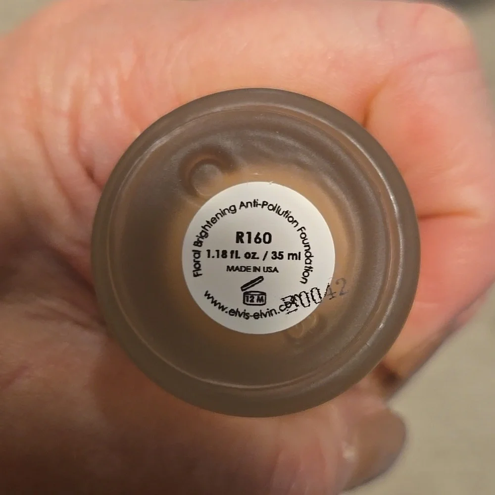 NIB Elvis + Elvin Floral Brightening Anti-Pollution Foundation-R160